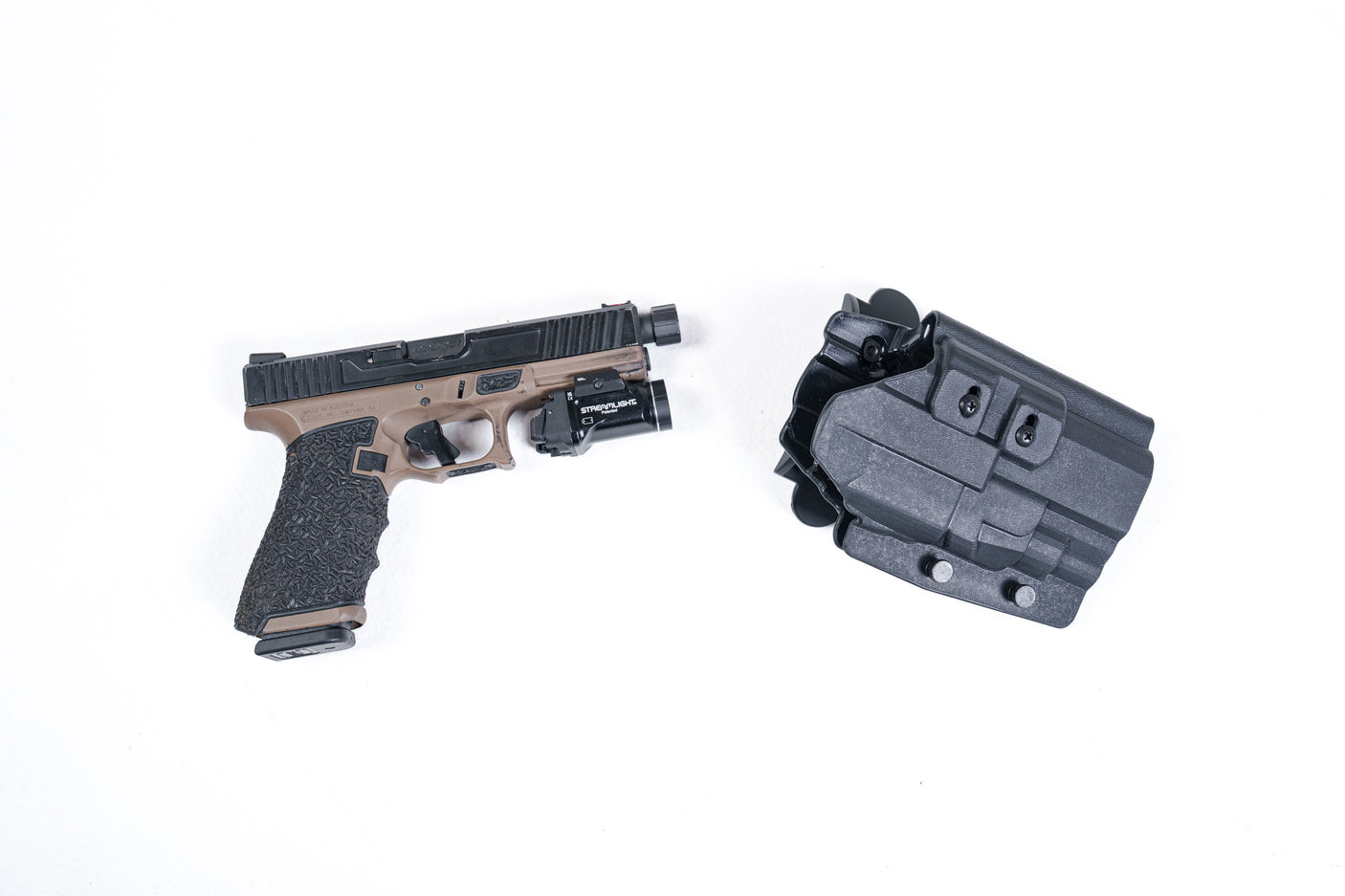 International V2 Holster Universal w/Light